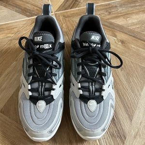nike air max evo wolf grey